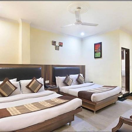 Hotel Perfect Spot- Main Bazar - Walking Metro Station Ню Делхи Екстериор снимка