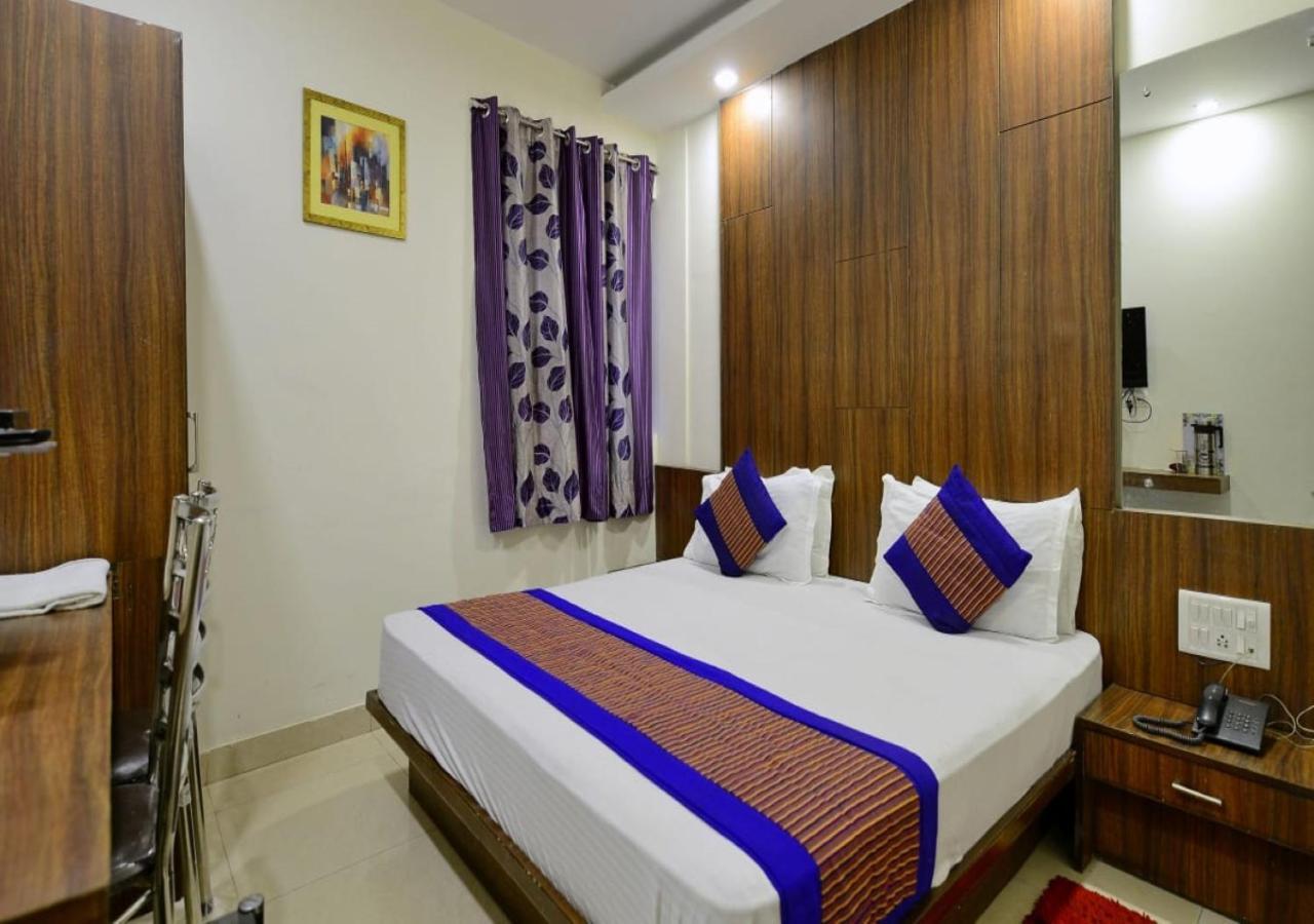 Hotel Perfect Spot- Main Bazar - Walking Metro Station Ню Делхи Екстериор снимка