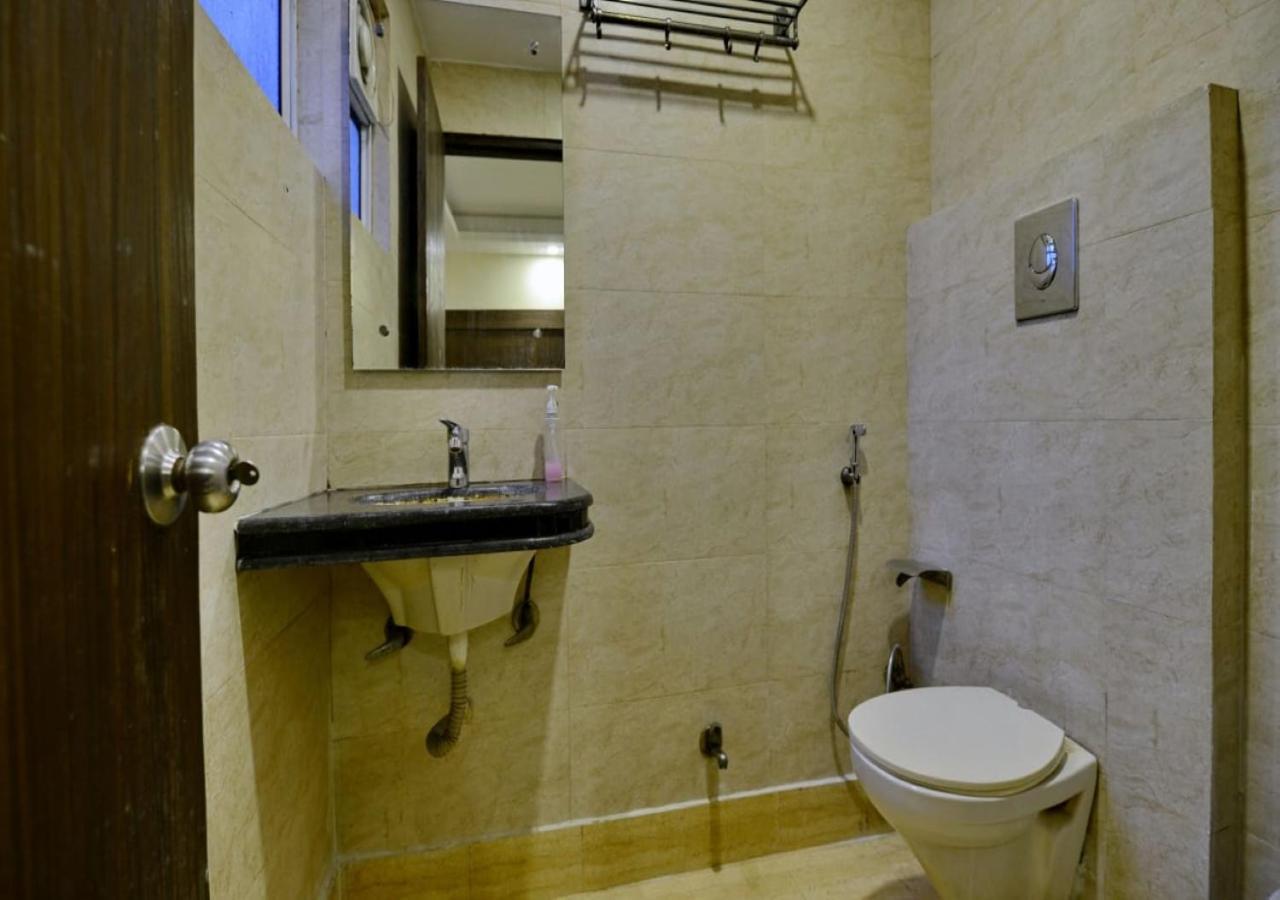 Hotel Perfect Spot- Main Bazar - Walking Metro Station Ню Делхи Екстериор снимка