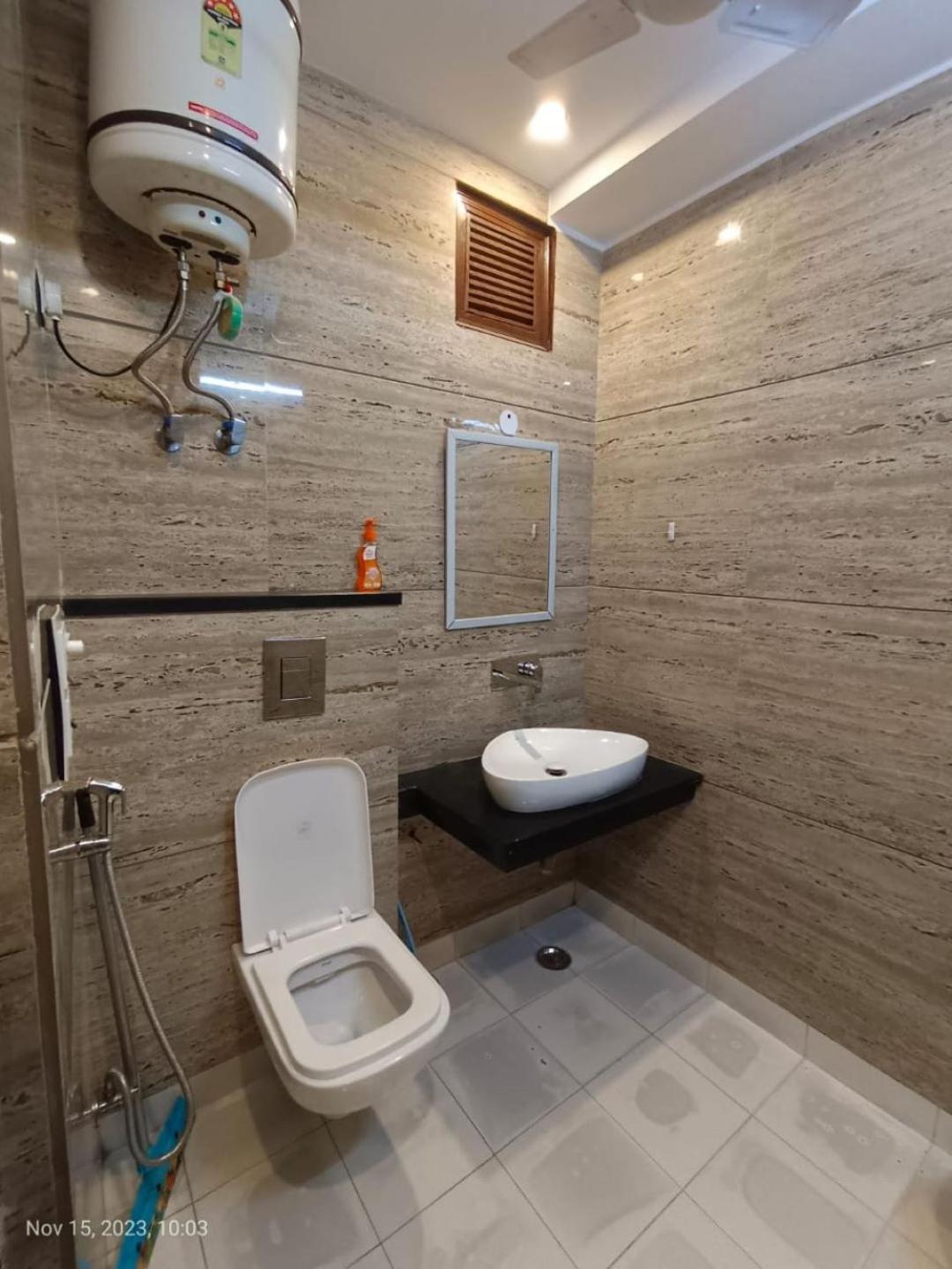 Hotel Perfect Spot- Main Bazar - Walking Metro Station Ню Делхи Екстериор снимка
